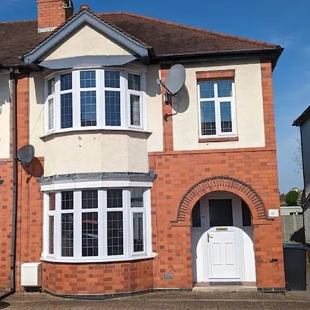 Luxury Home In Nuneaton - Home From Home Exterior photo